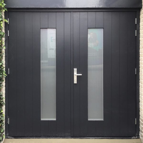 Openslaande garagedeuren met ramen