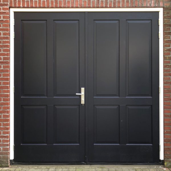 Openslaande houten garagedeuren