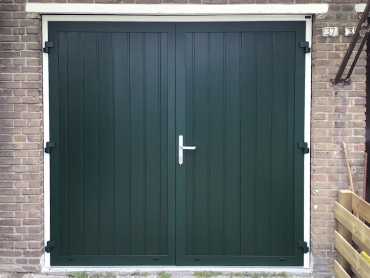 Openslaande garagedeur onderhoudsarm