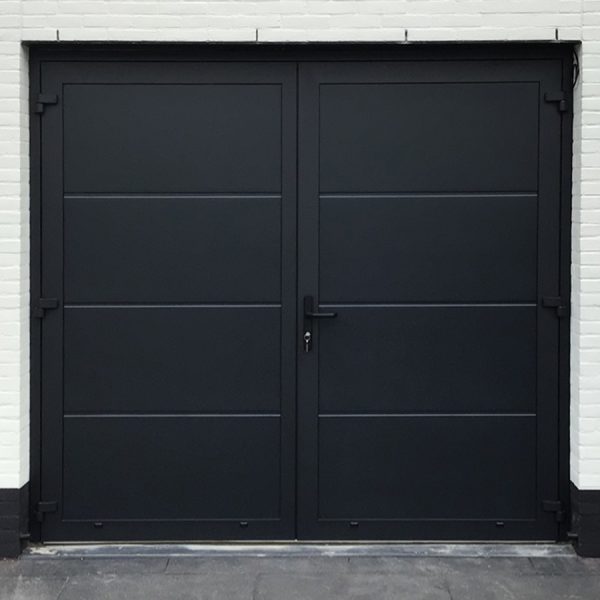 Openslaande kunststof garagedeur